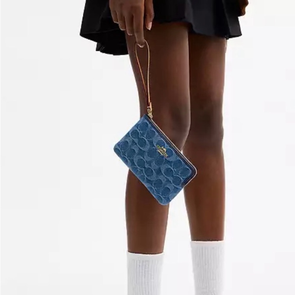 Coach Corner Zip Wristlet In Signature Denim - Picture 3 of 3